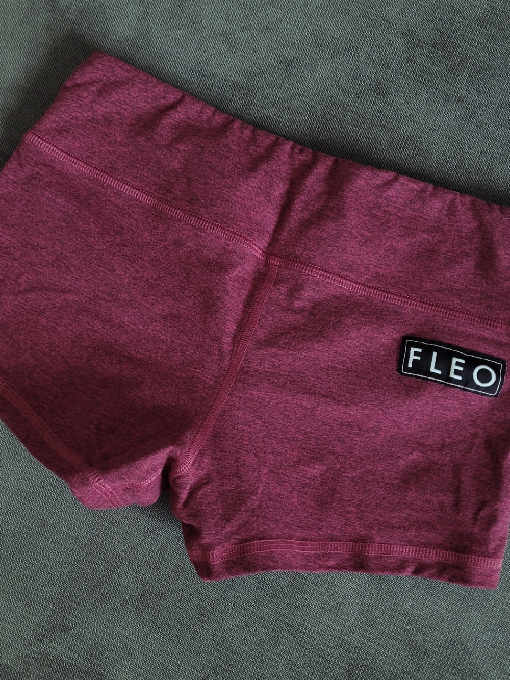 FLEO Original 2.5" Inseam Shorts Size Small Heather Maroon